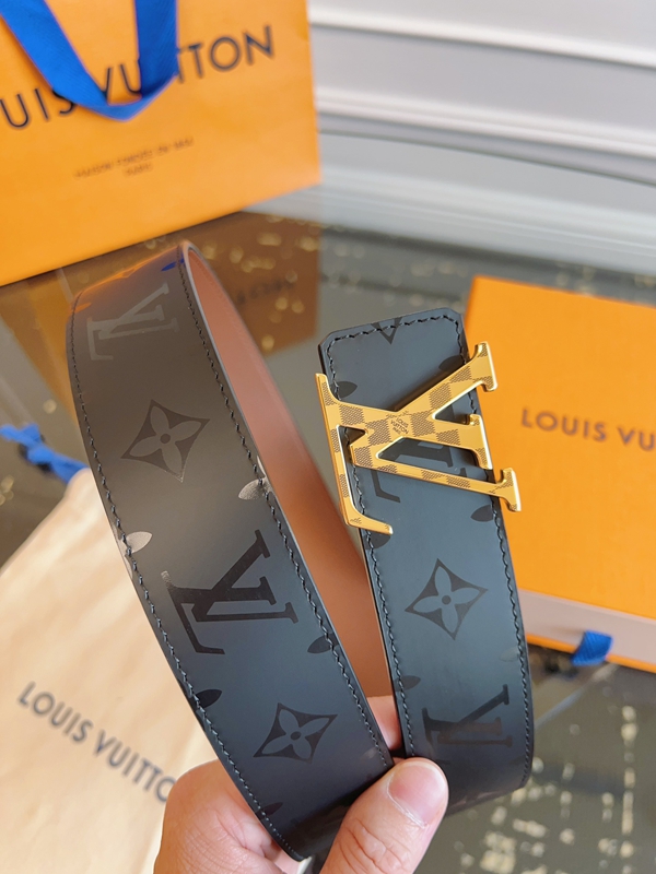 ルイヴィトンベルト素材ディテール